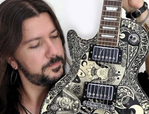 Thiago Valle (Gypsy Tears) participa do Salão de Arte de Paraty