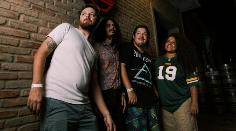 Jurema Juice lança debut unindo peso