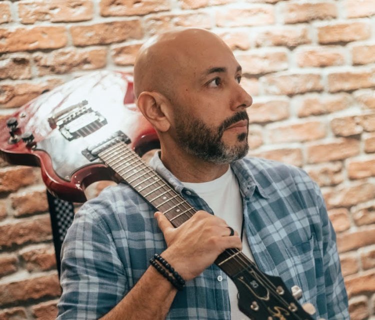 Mouwa Lança Novo Single