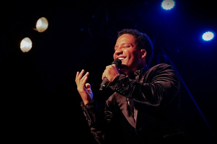 Tenor Jean William apresenta o espetáculo “Passione” em Santos