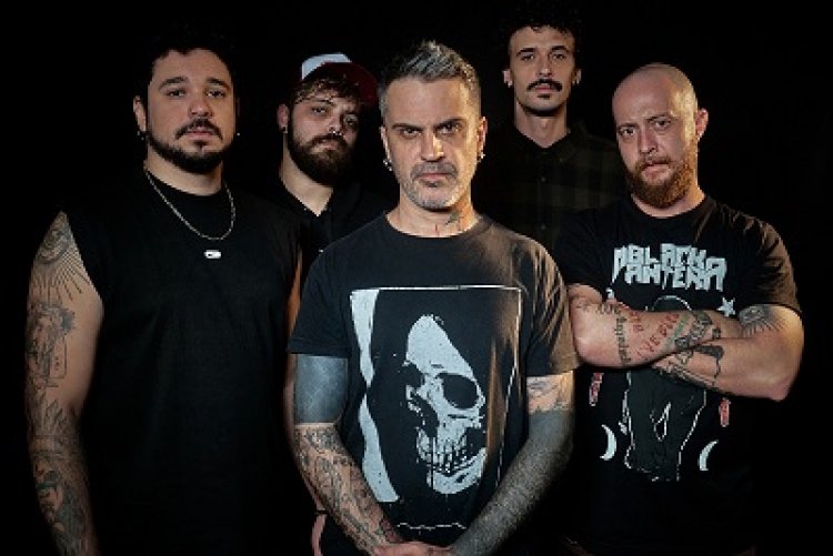 Libertà lança videoclipe de "O Estrago"